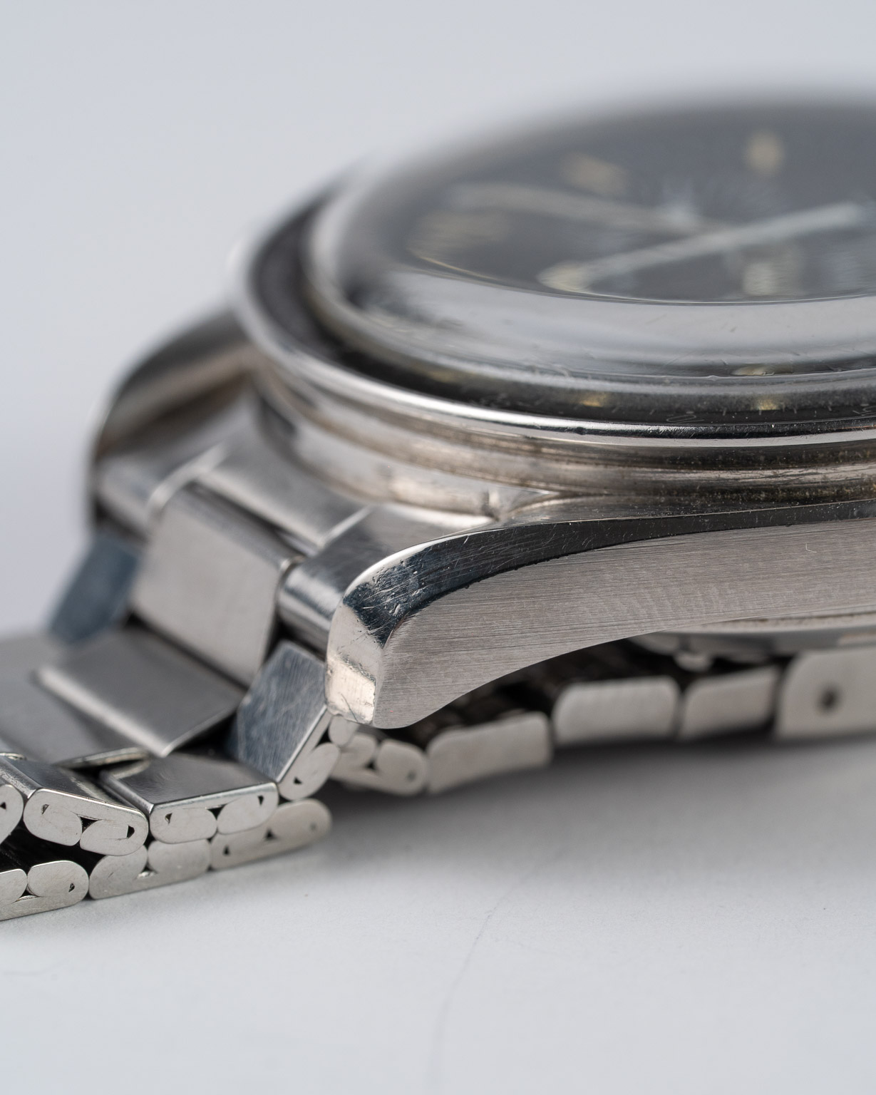 Omega Speedmaster 145.022-68 with flat link bracelet from 1969 non crown side upper lug