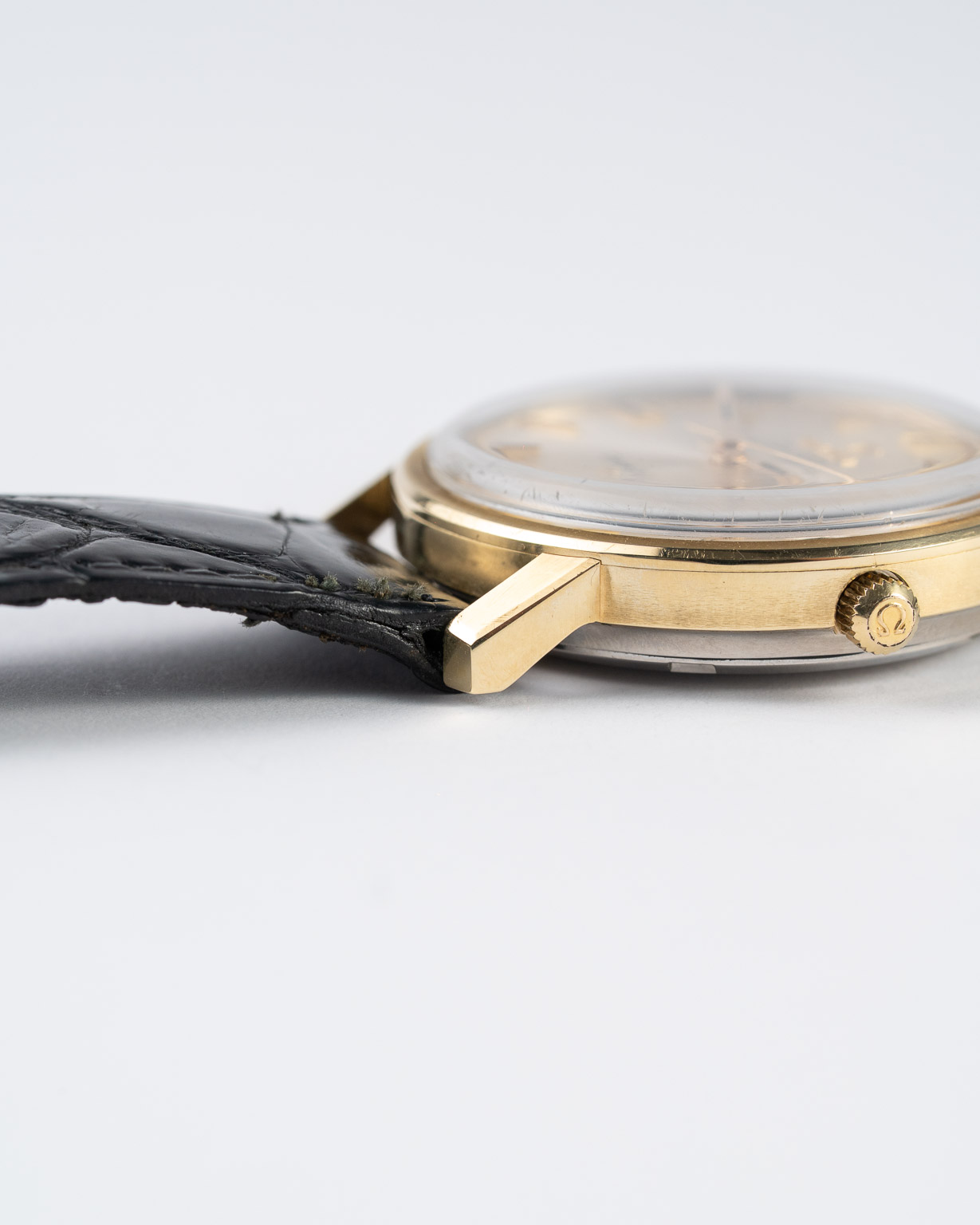 Omega Constellation 168.018 gold capped from approximately 1970 crown side lower lug