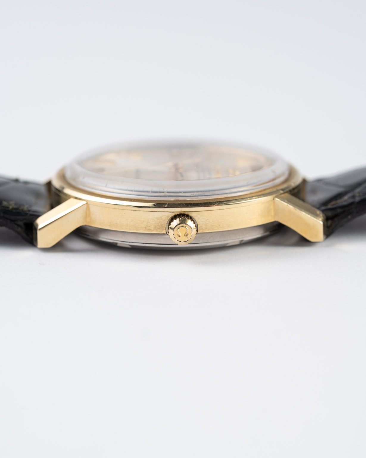 Omega Constellation 168.018 gold capped from approximately 1970 crown side